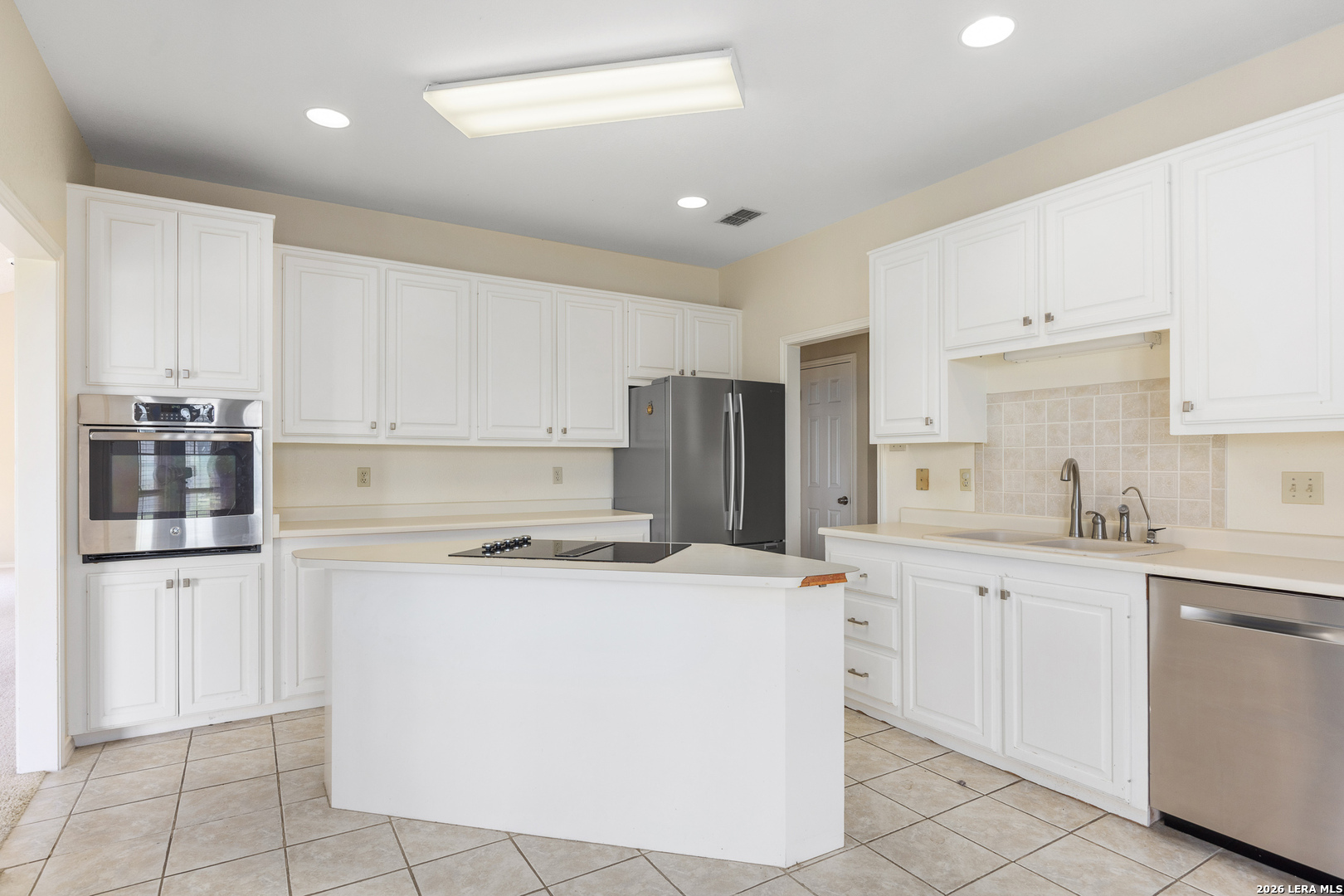 103 Crockett Dr, , 78028 — photo 1