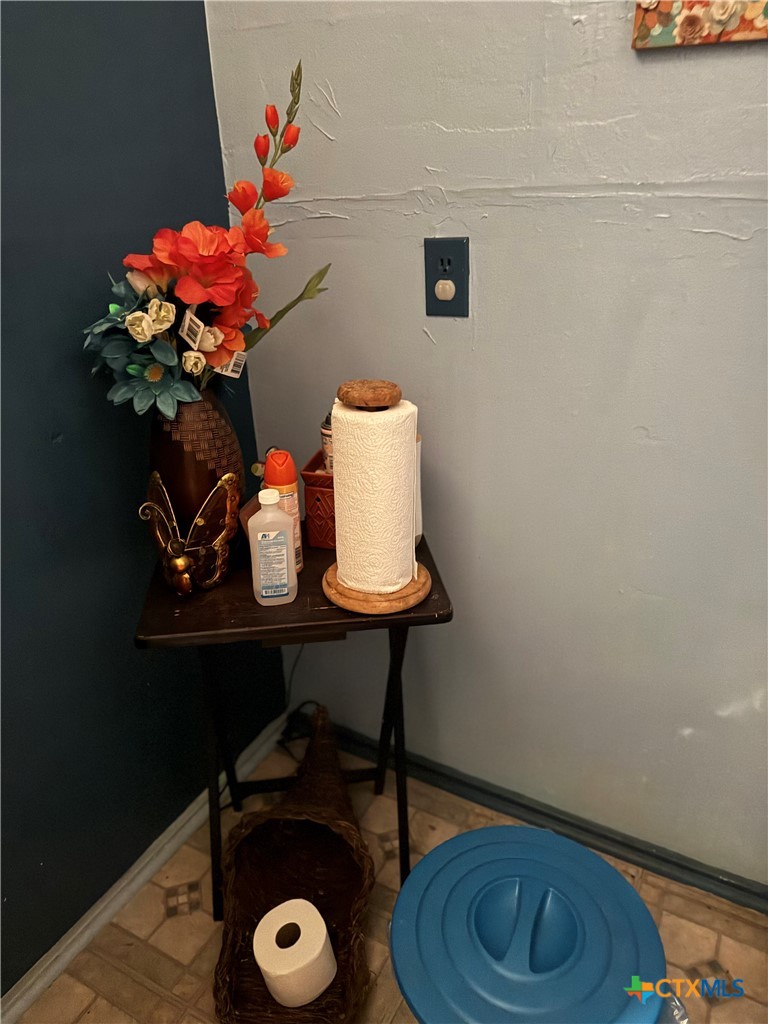 415 Creswell, San Antonio, TX 78220 — photo 1
