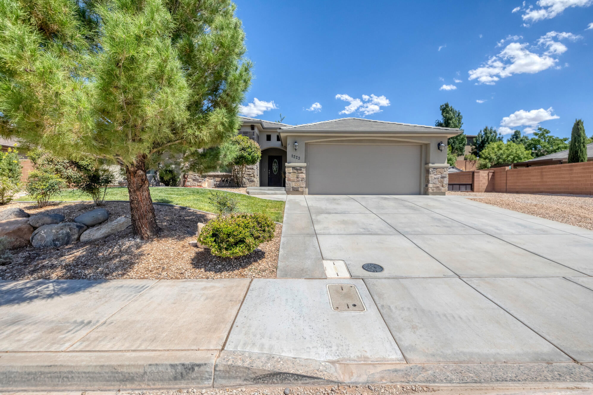 1223 S Arches ST, Toquerville, UT 84774