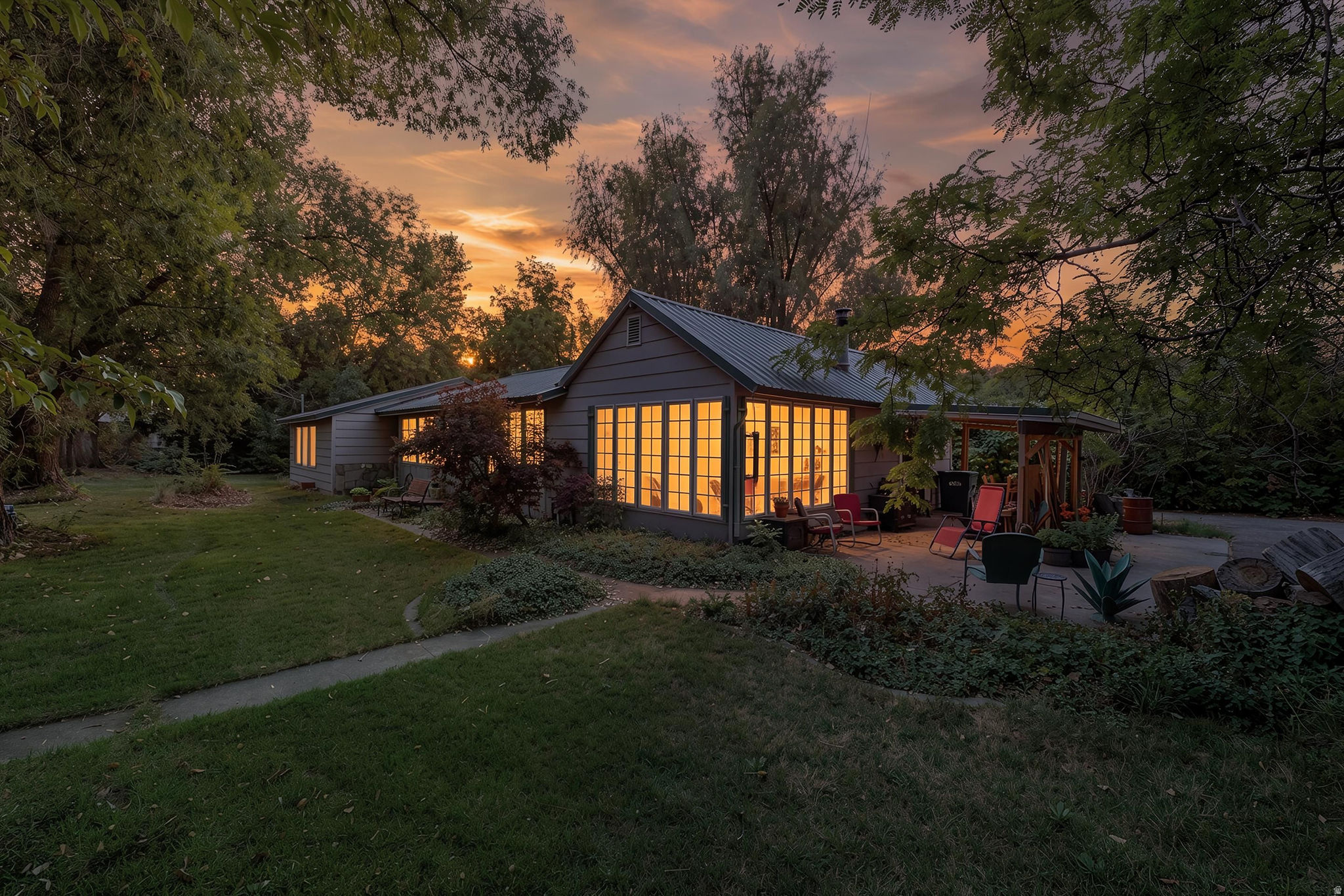 881 N HIGHWAY 89, Harrisville, UT 84404 — photo 1