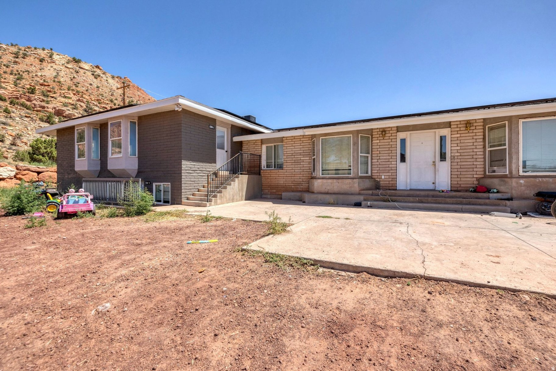 780 N LAURITZEN, Hildale, UT 84784 — photo 1