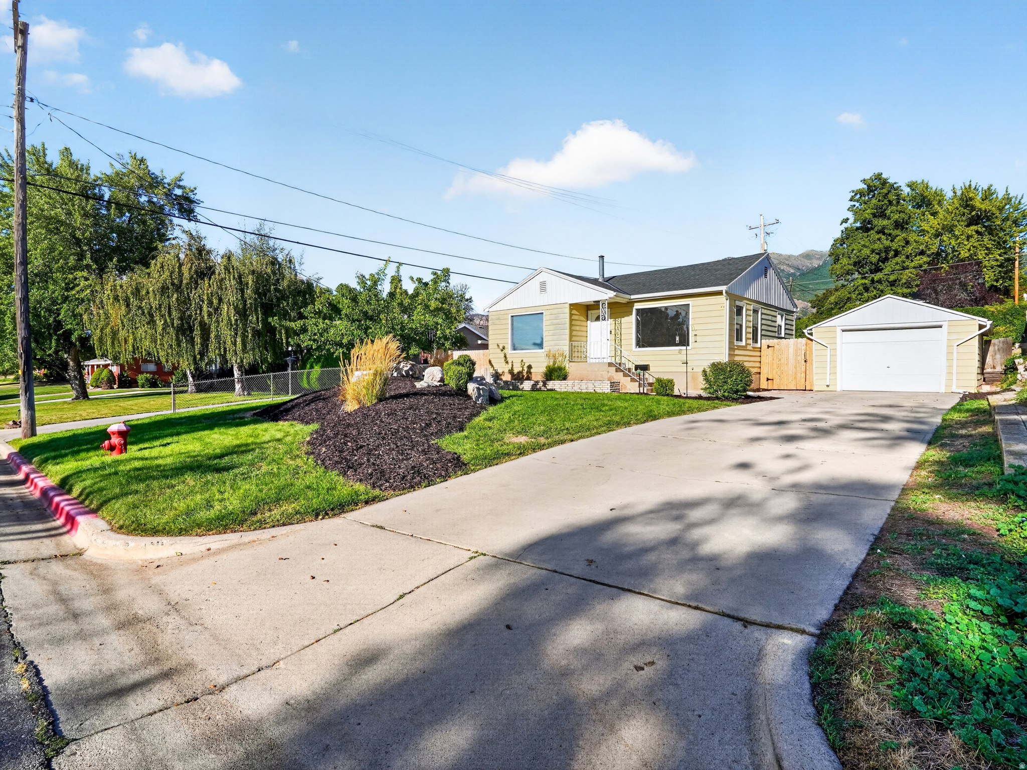 4452 S JEFFERSON AVE, South Ogden, UT 84403 — photo 1