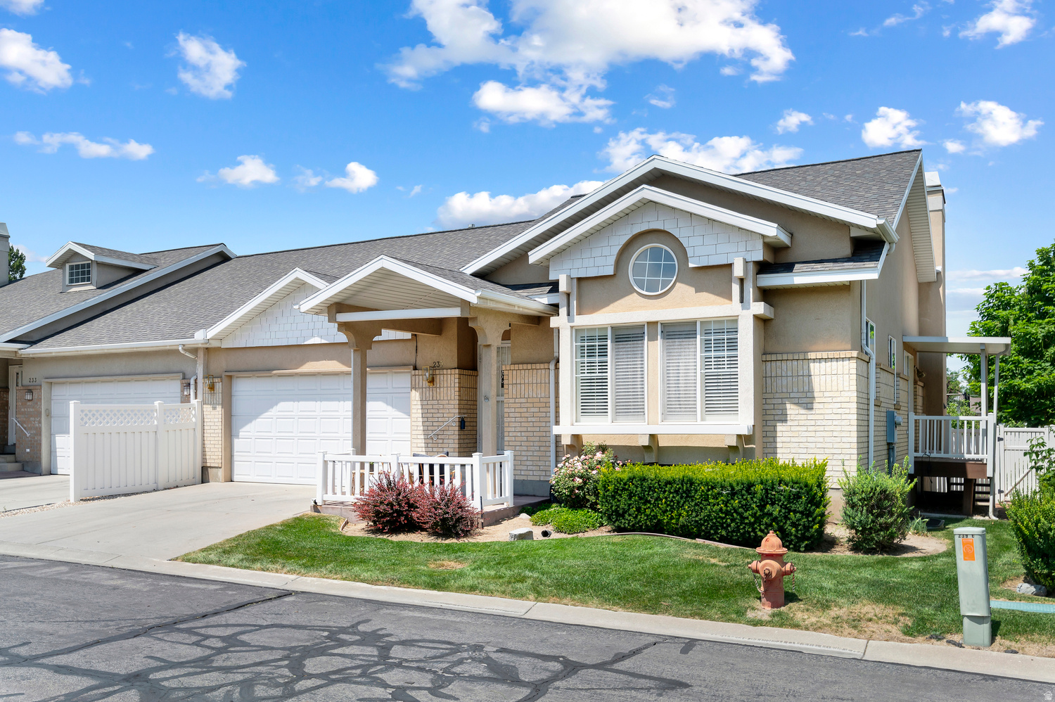 239 E COTTAGE WOOD LN, Murray, UT 84107 — photo 1