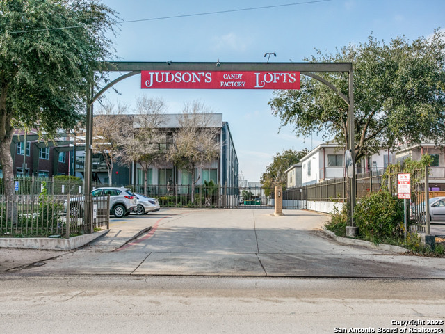 831 S Flores, San Antonio, TX 78204 — photo 1
