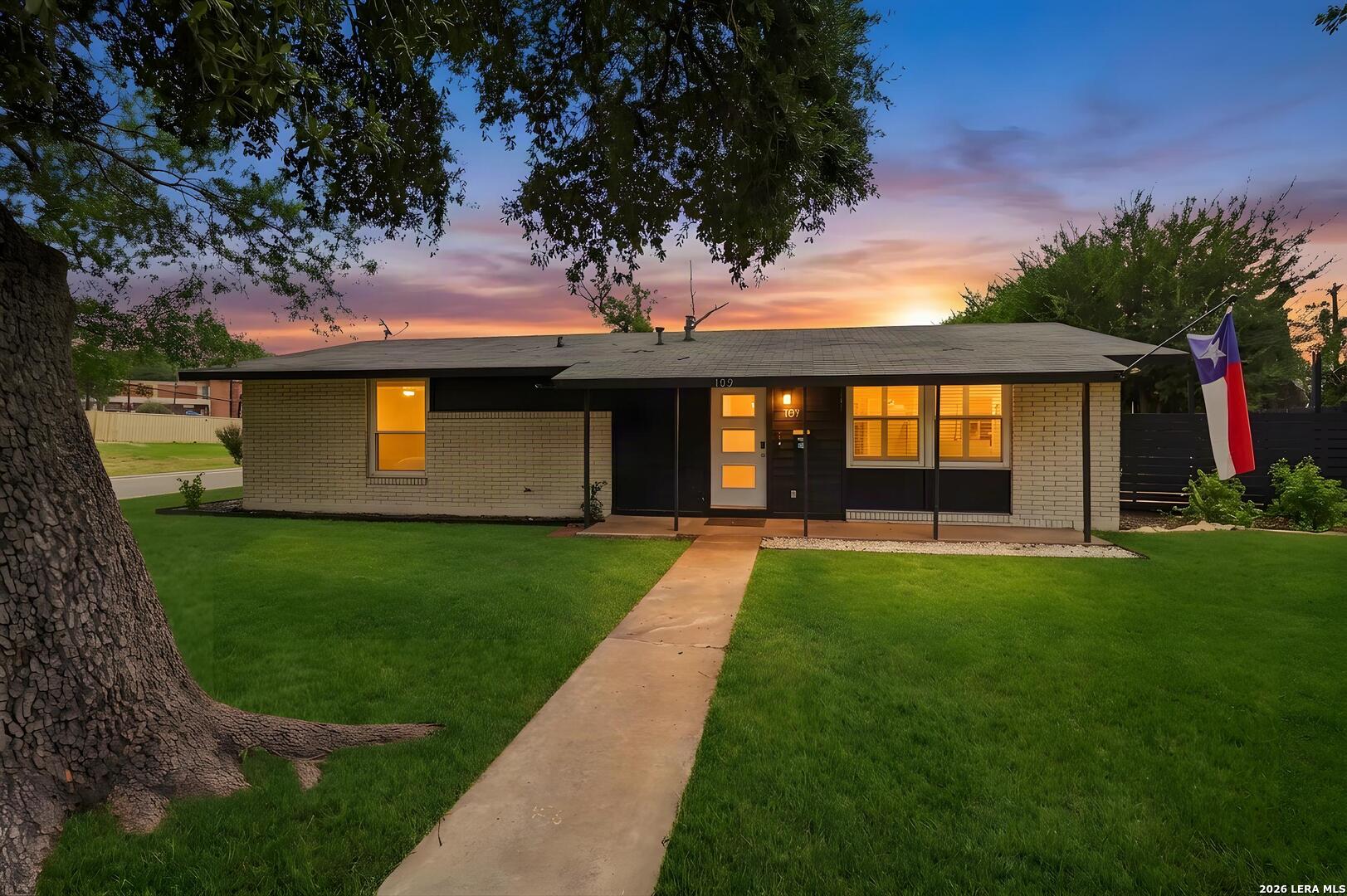 102 GETTYSBURG RD, San Antonio, TX 78228 — photo 1