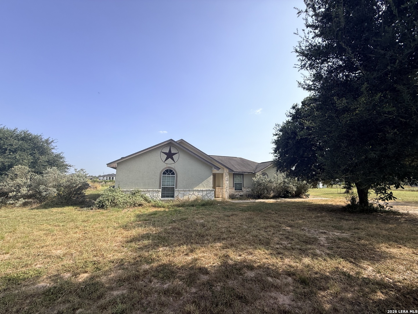 116 Palomino Trail, Natalia, TX 78059 — photo 1