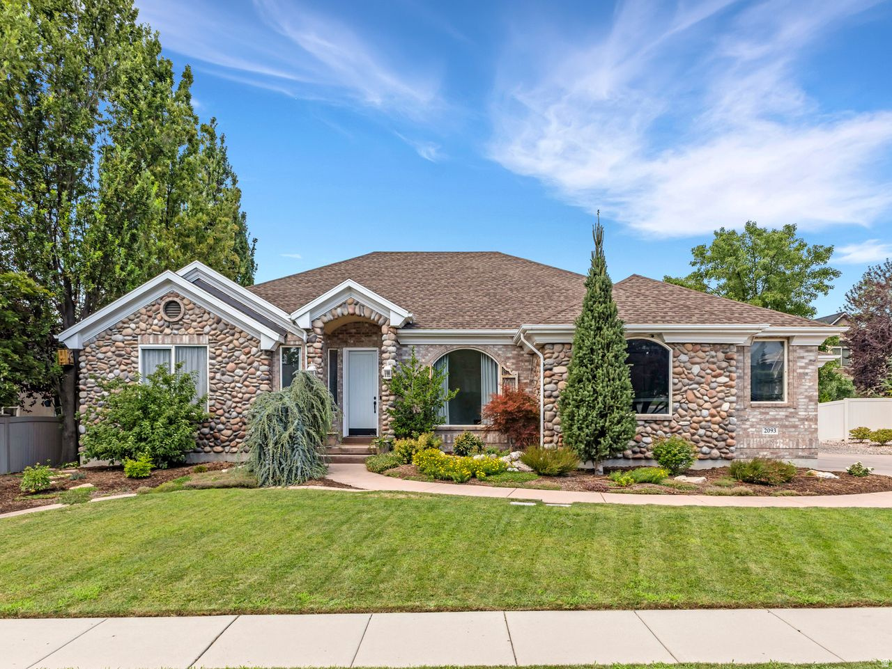 2093 E 9510 S, Sandy, UT 84092 — photo 1