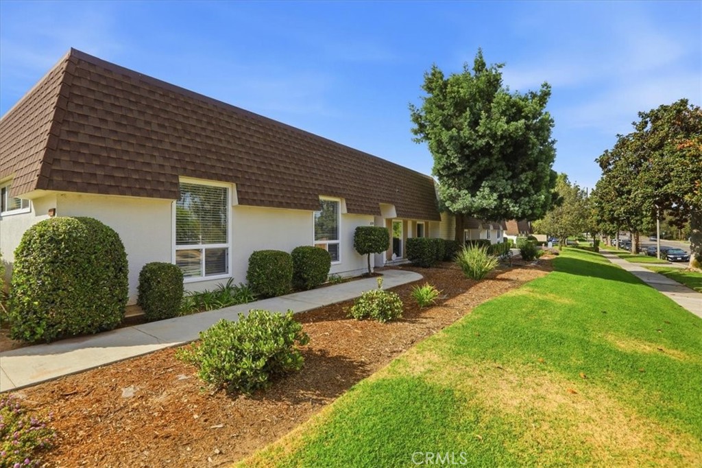 828 E Highland Avenue, Redlands, CA 92374 — photo 1