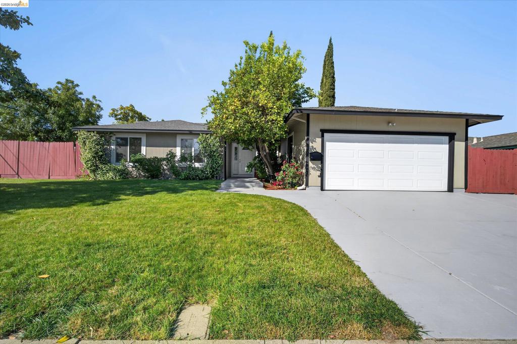 901 Helix Dr, Concord, CA 94518 — photo 1