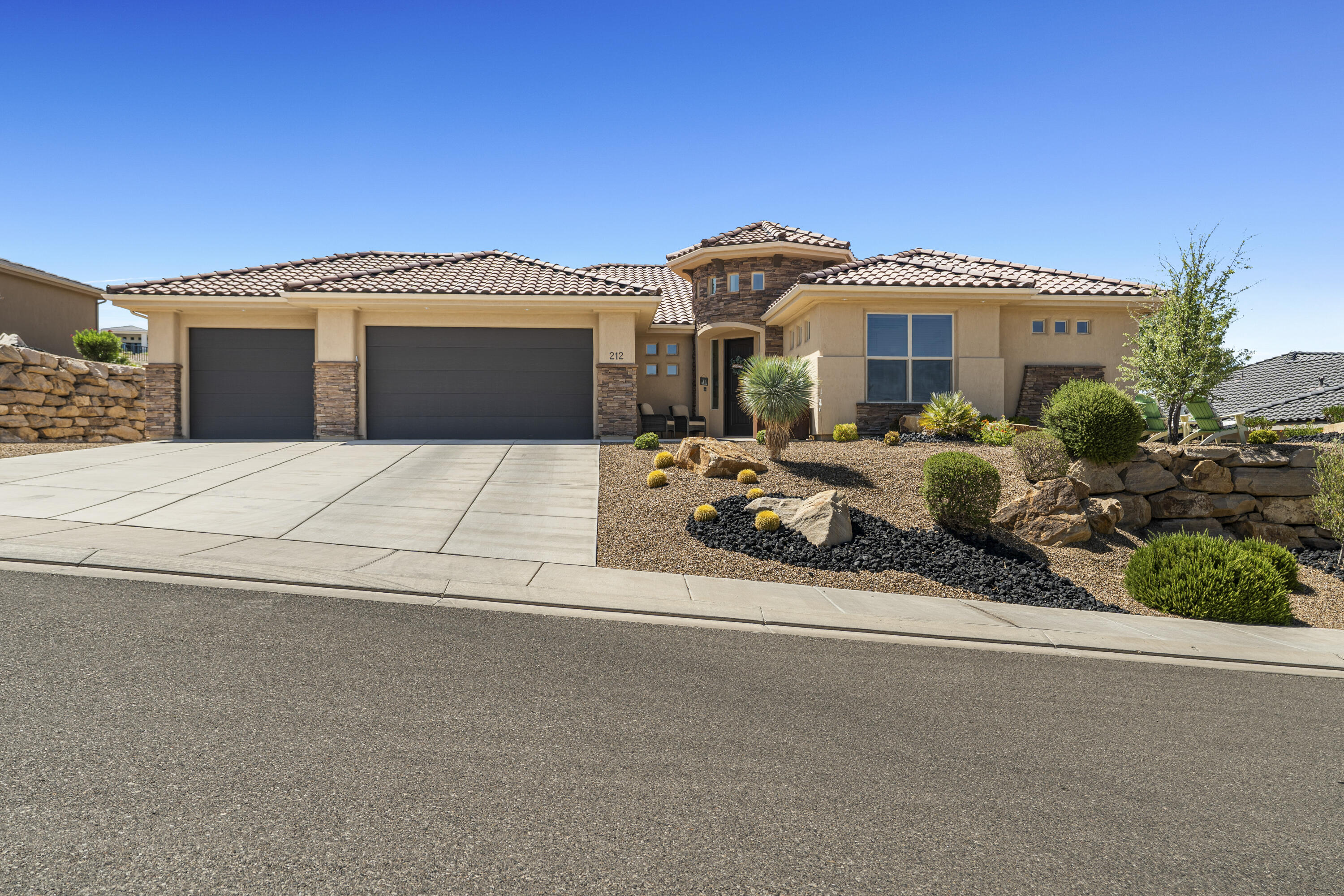 212 S Misurina DR, St George, UT 84770 — photo 1