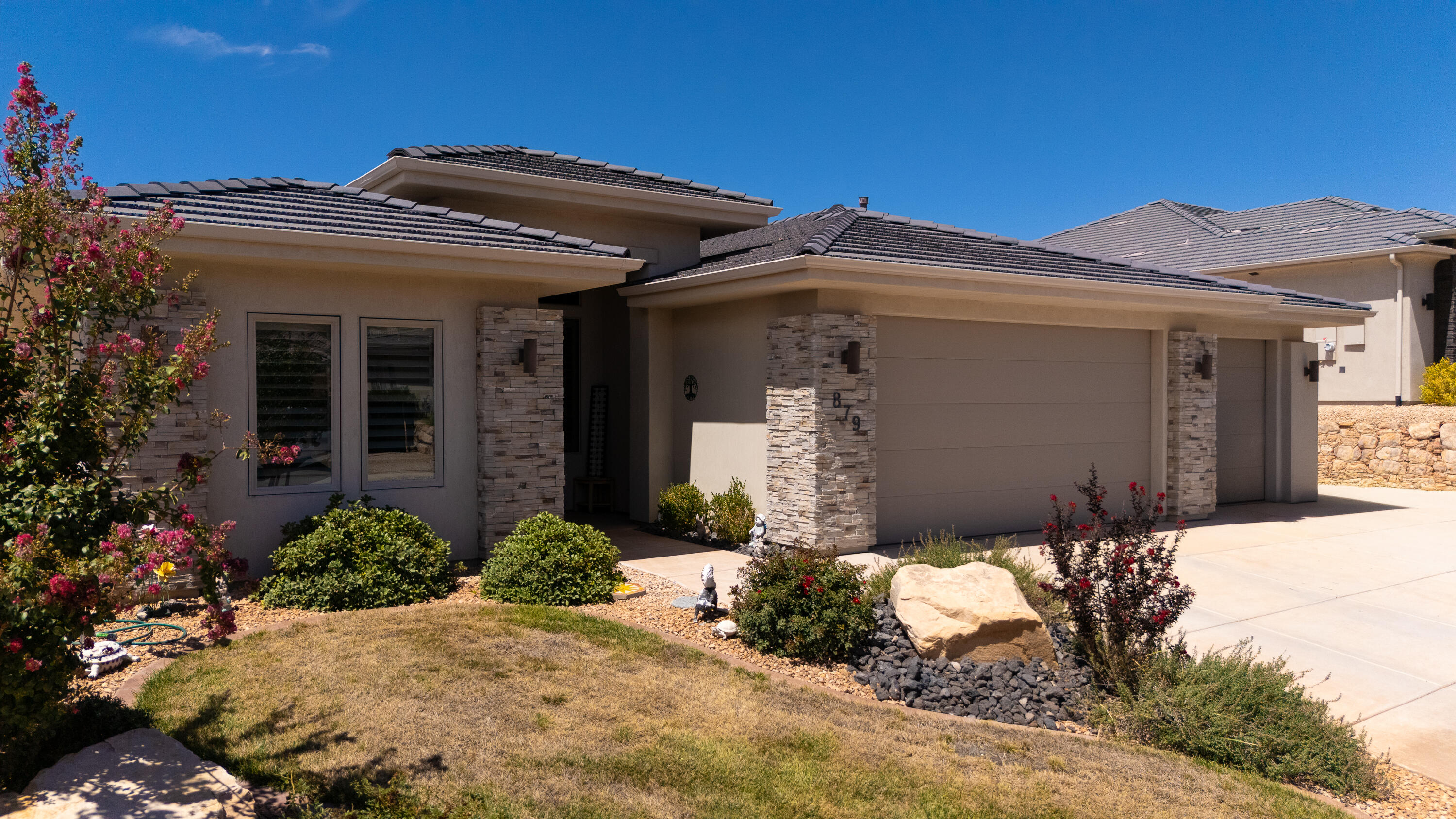879 N Sandy Talus DR, Washington, UT 84780 — photo 1
