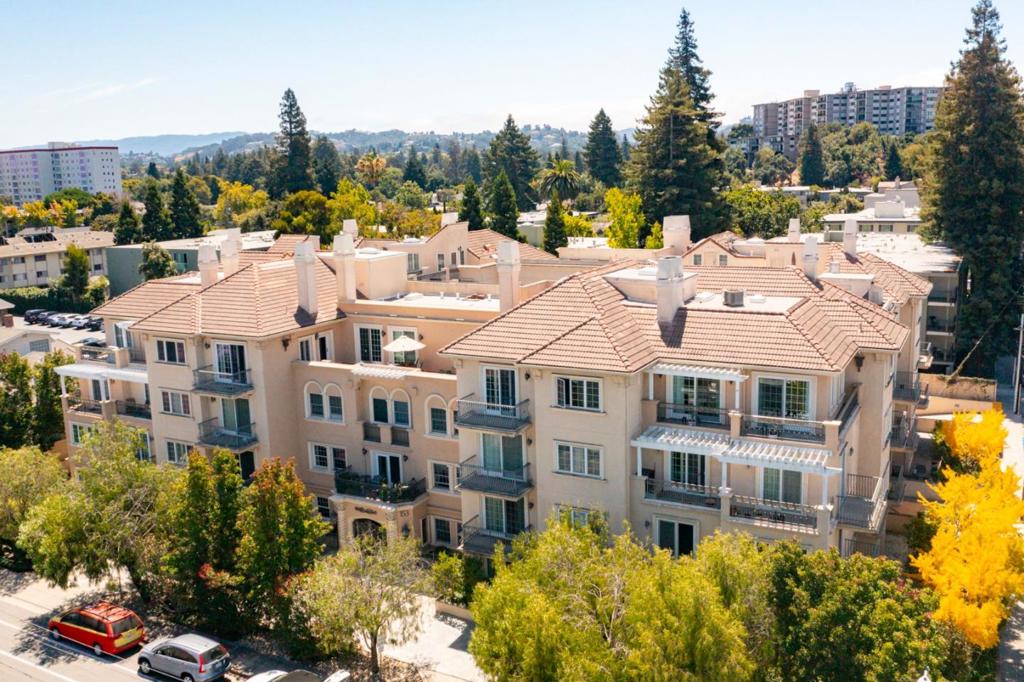 153 N San Mateo Drive 201, San Mateo, CA 94401 — photo 1