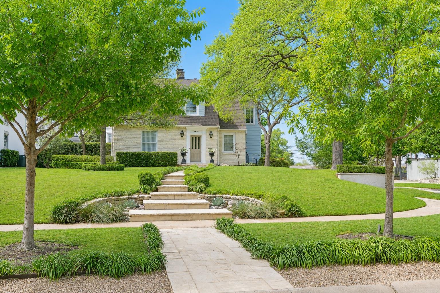 2428  Jarratt Ave, Austin, TX 78703 — photo 1