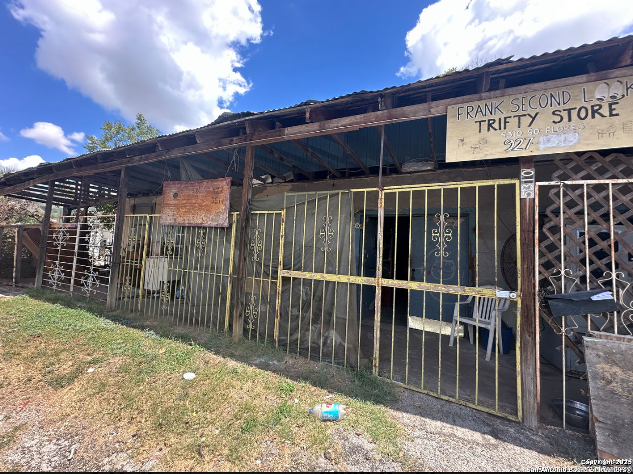 5310 S Flores, San Antonio, TX 78214 — photo 1
