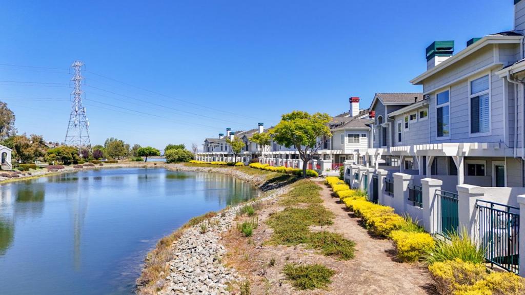 504 Shoal Circle, Redwood City, CA 94065 — photo 1