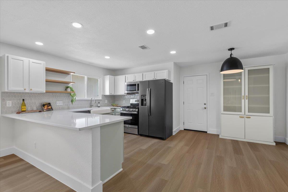 13000  Meadowheath Cv, Austin, TX 78729 — photo 1