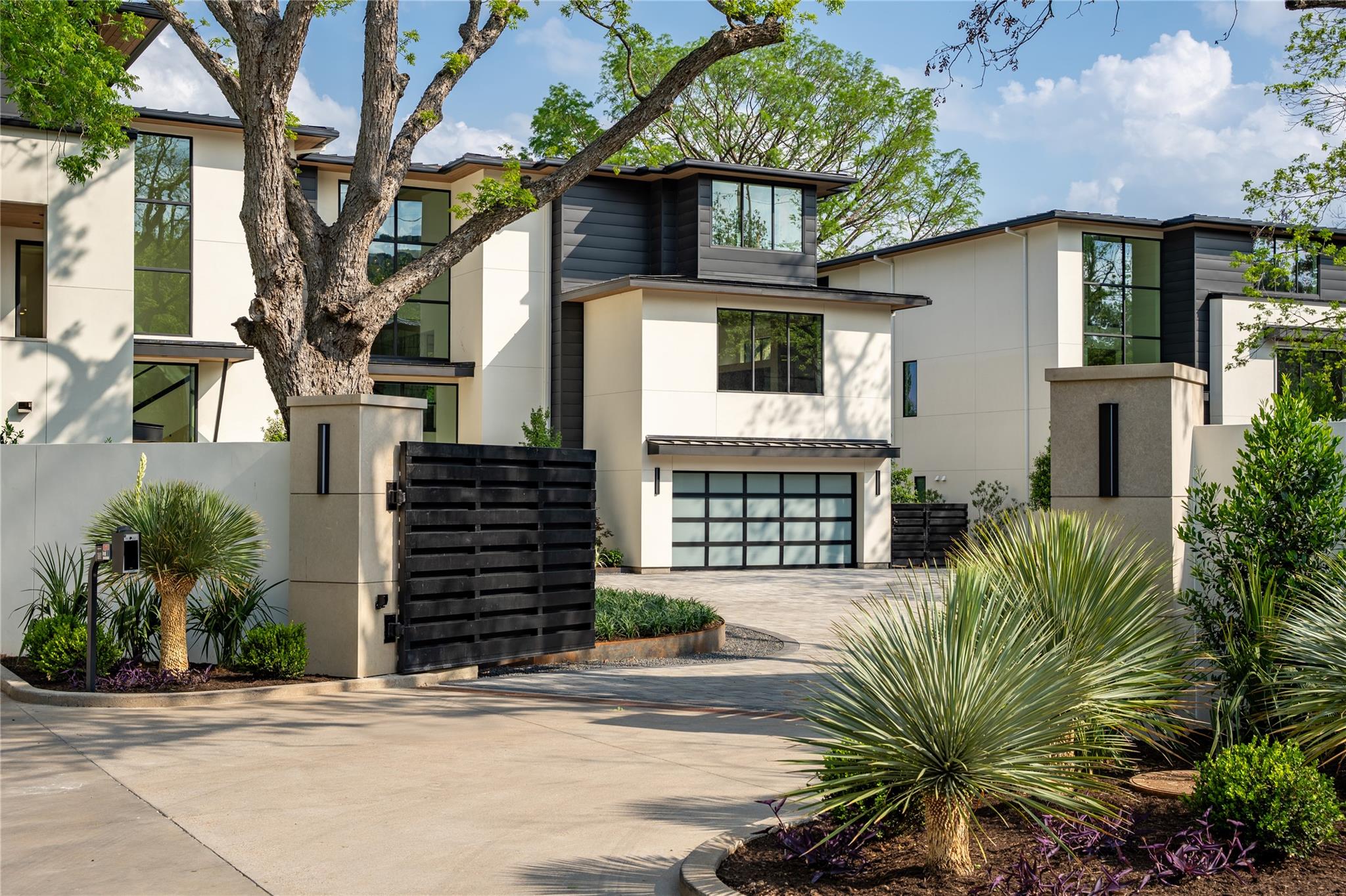 2503  Westlake Dr  #301, Austin, TX 78746 — photo 1