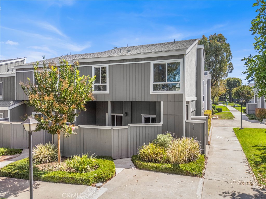 2710 W Segerstrom Avenue F, Santa Ana, CA 92704 — photo 1