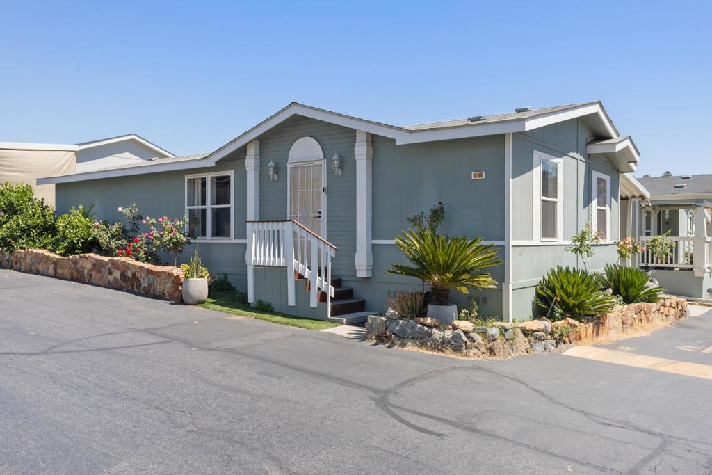 3909 Reche Road 04, Fallbrook, CA 92028 — photo 1