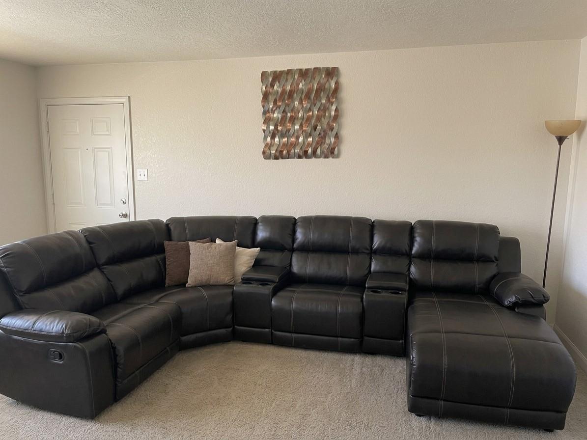 8100 Creekbend
