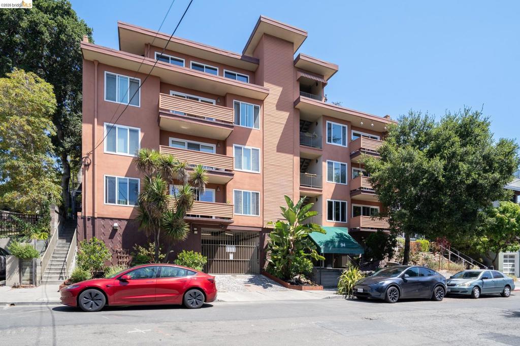 94 Bayo Vista Ave 204, Oakland, CA 94611 — photo 1