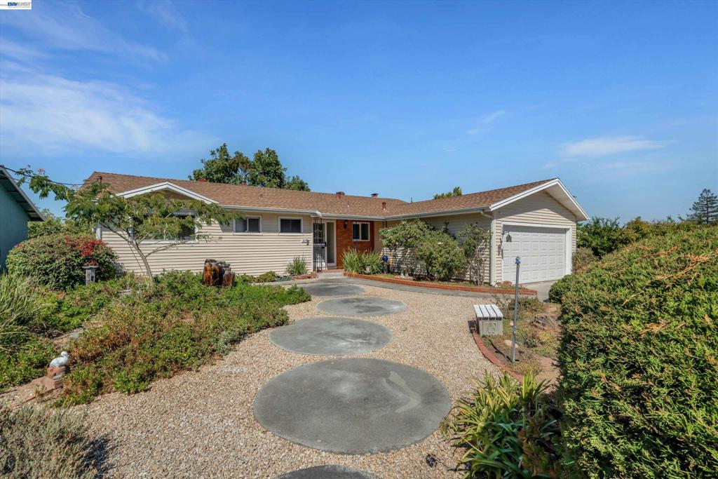 327 Kingston Ave, Martinez, CA 94553 — photo 1