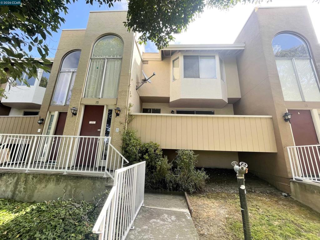 2121 Vale Rd 15, San Pablo, CA 94806 — photo 1