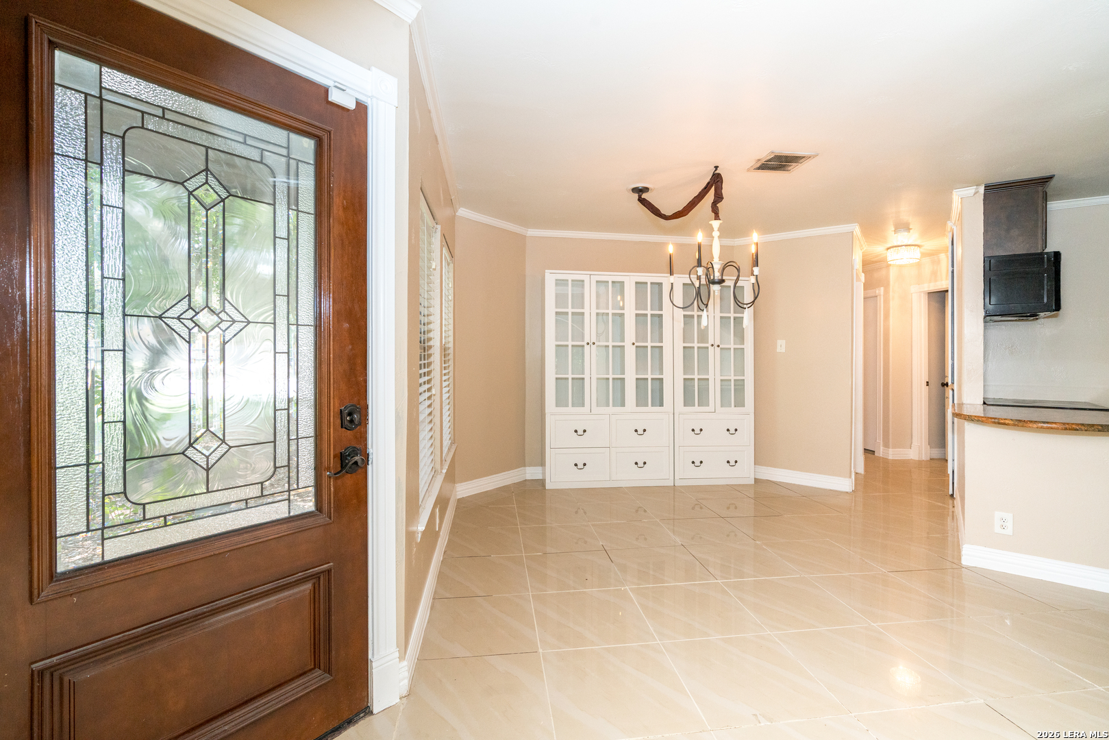 10341 Country Bluff