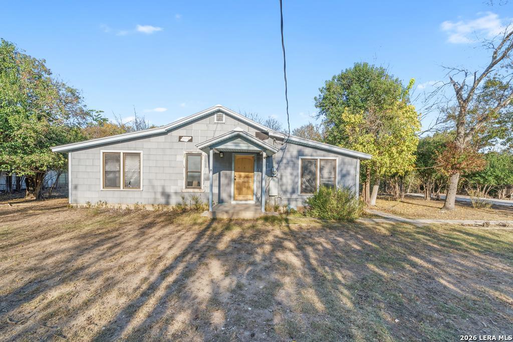 332 Powell Ave, Kerrville, TX 78028 — photo 1
