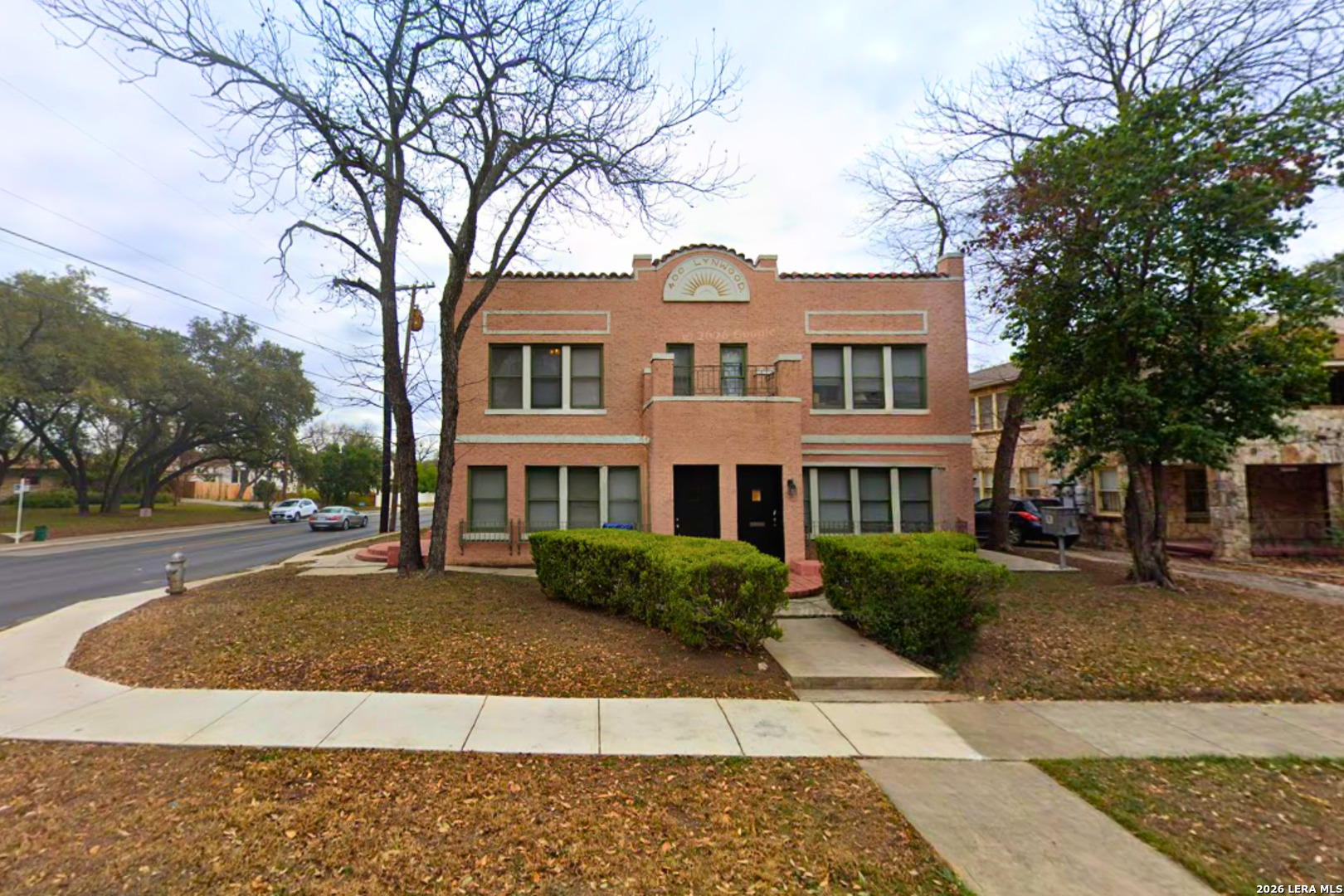 400 W Lynwood Ave, San Antonio, TX 78212 — photo 1