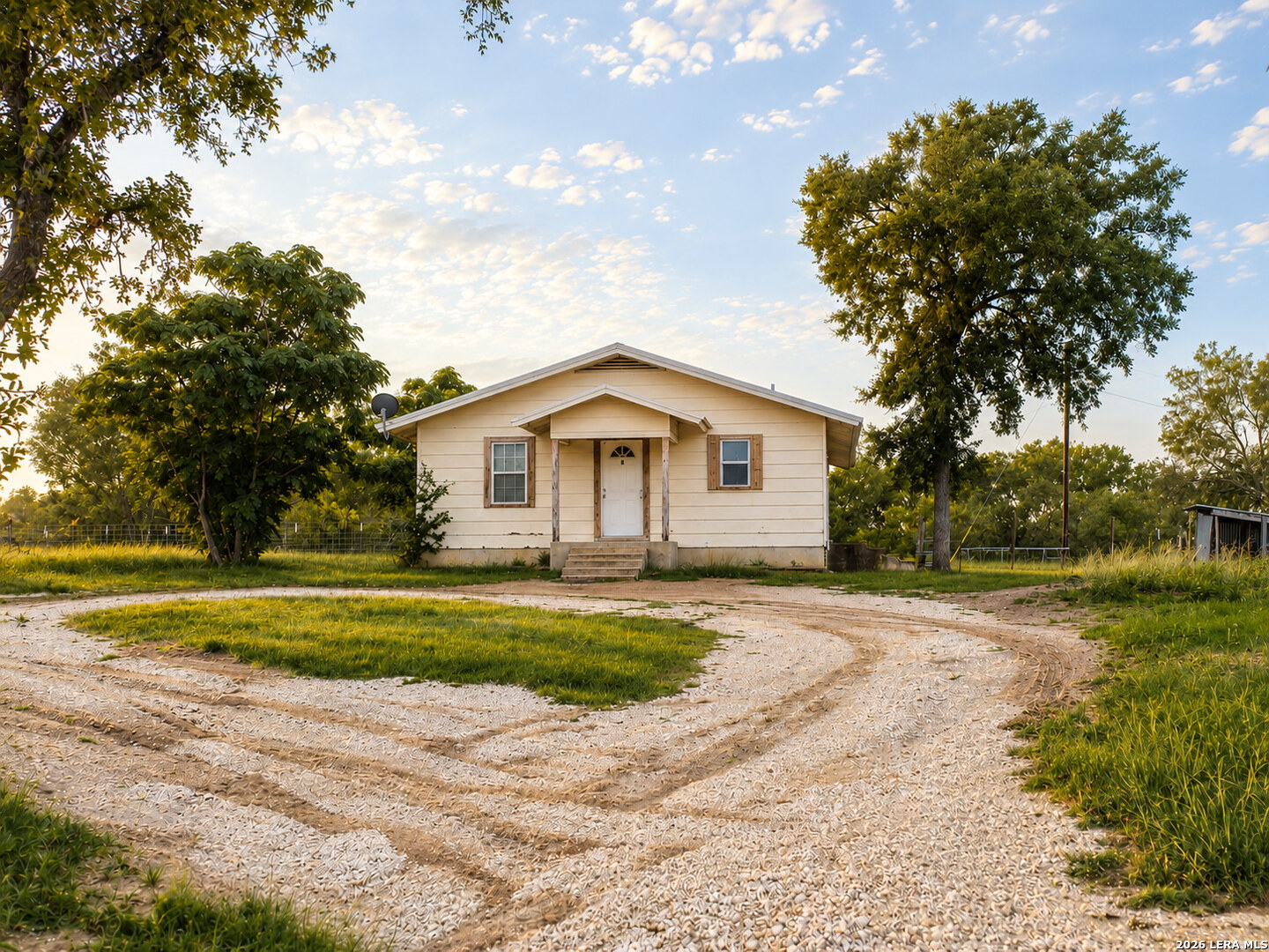 512 Southwind Loop, Seguin, TX 78155 — photo 1