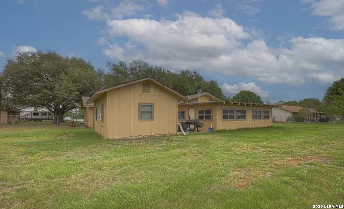 1010 county oak dr
