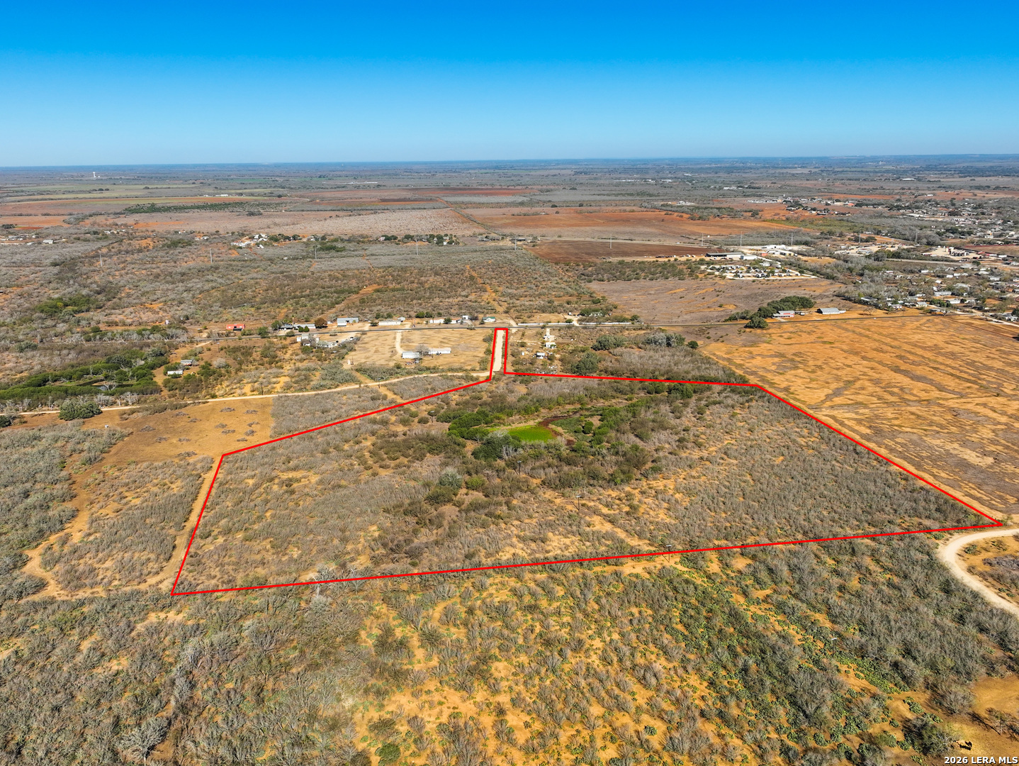 +/- 32.04 ACRES Bluntzer, Jourdanton, TX 78026 — photo 1