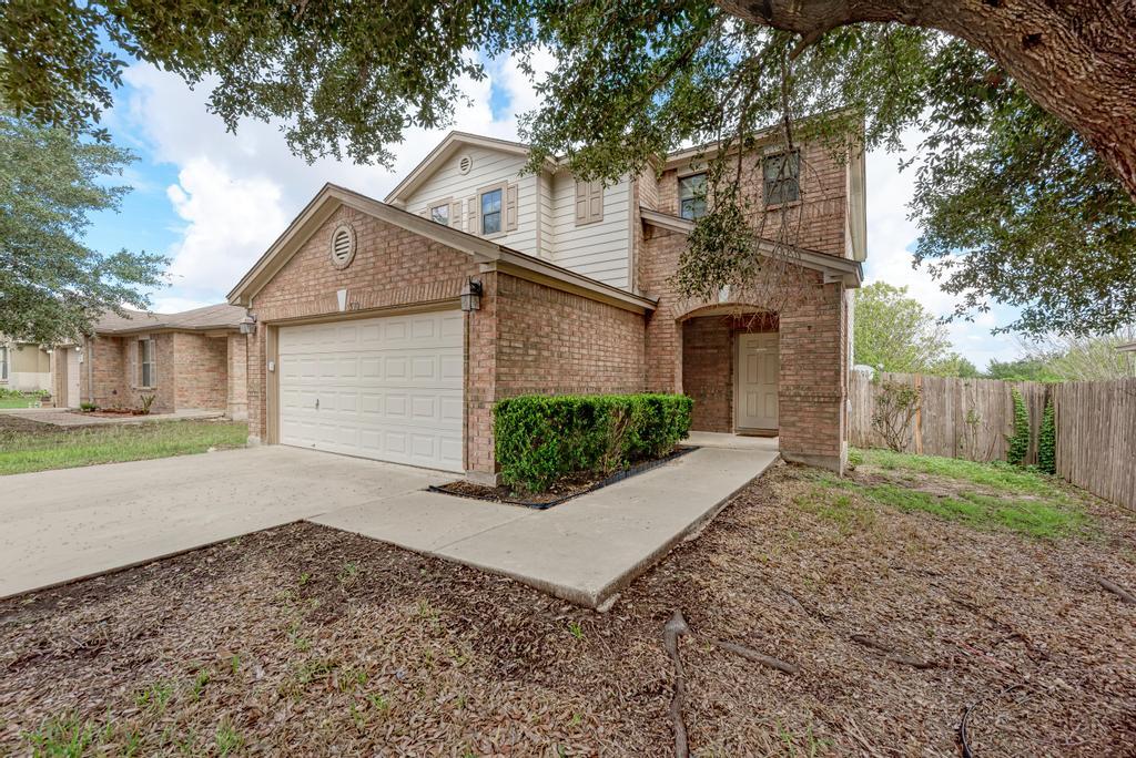 530  Sheep Trail Dr, Kyle, TX 78640 — photo 1