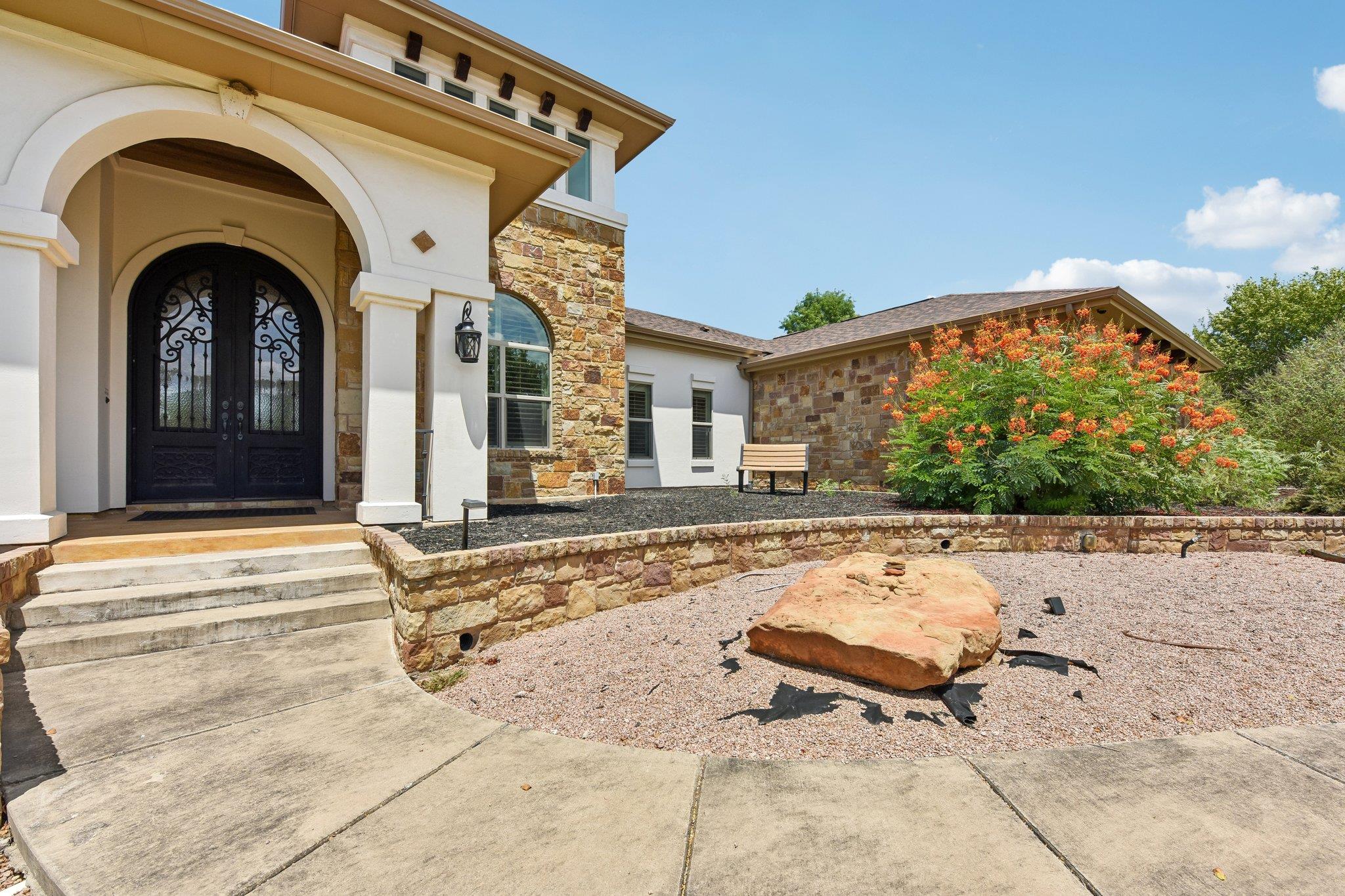 163  Powder Horn Rd, Bastrop, TX 78602 — photo 1