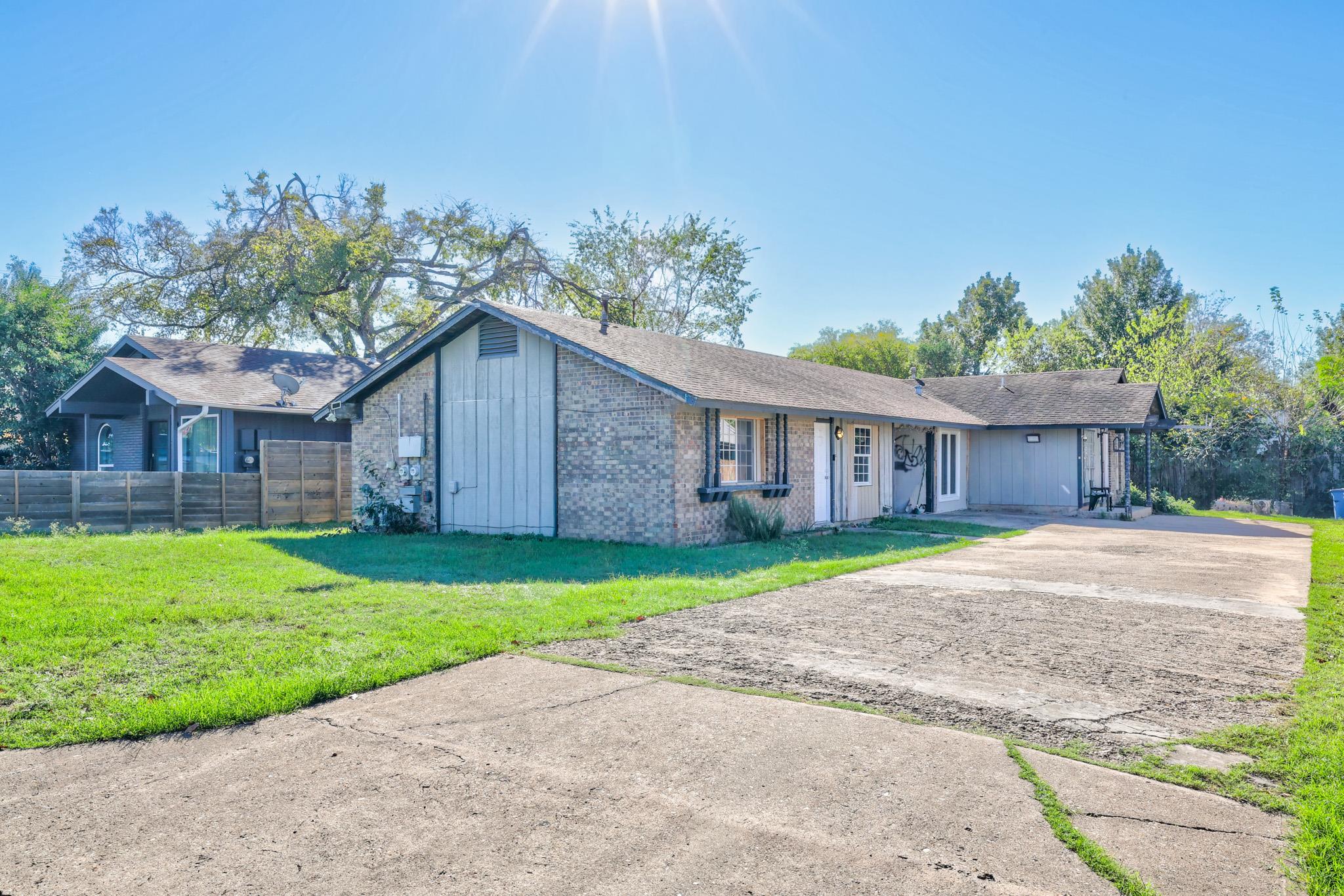 205  Liverpool Dr, Austin, TX 78745 — photo 1