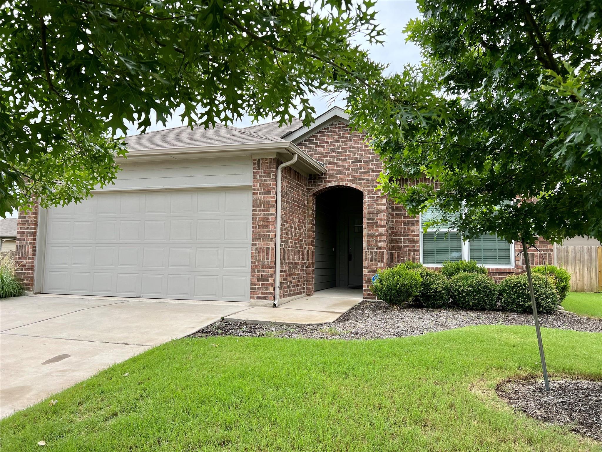 104 Lassy Cv, Georgetown, TX 78626 — photo 1