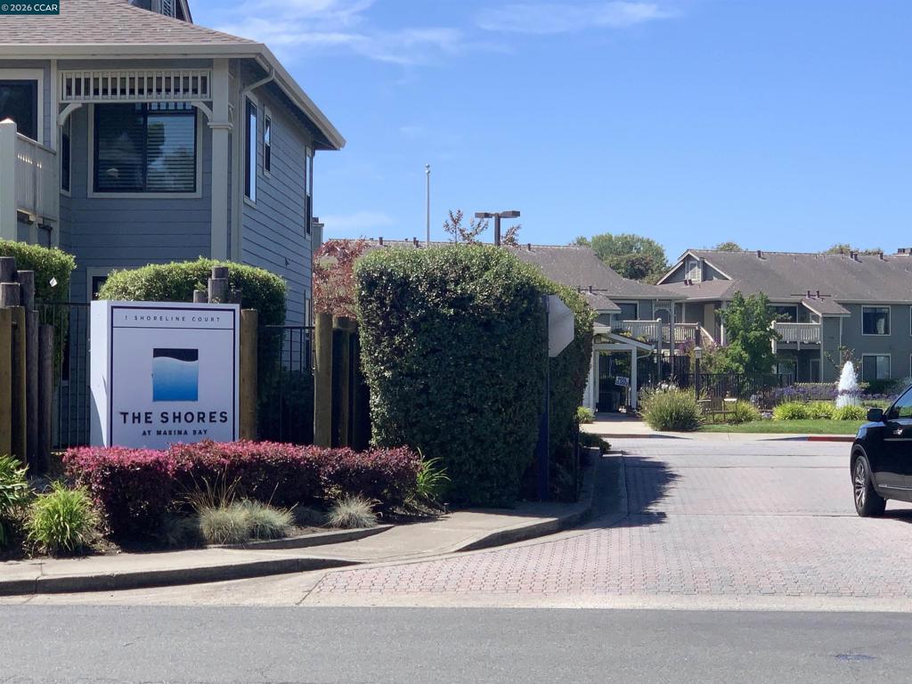 96 Lakeshore Ct, Richmond, CA 94804 — photo 1