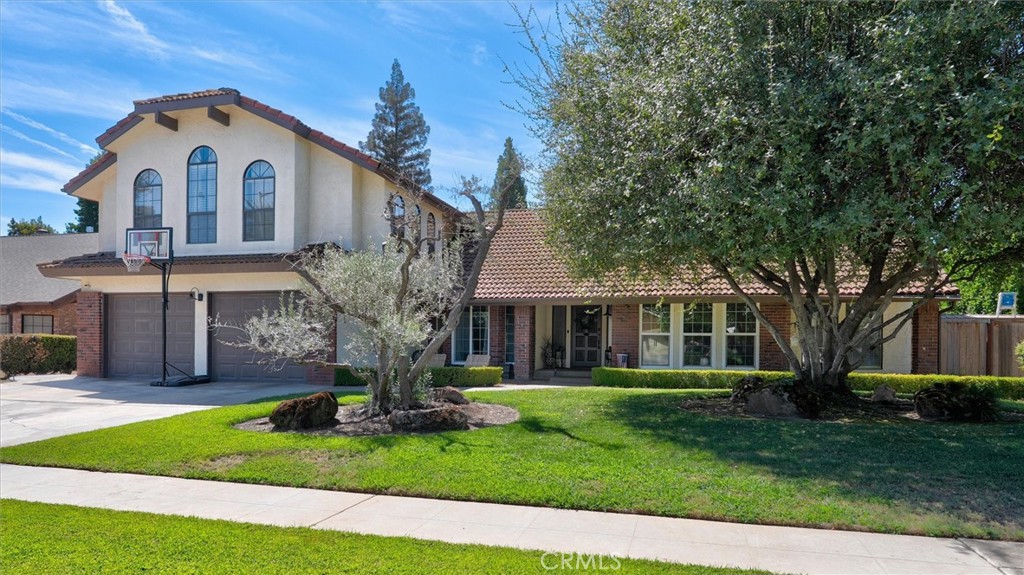 805 E Kelso, Fresno, CA 93720 — photo 1