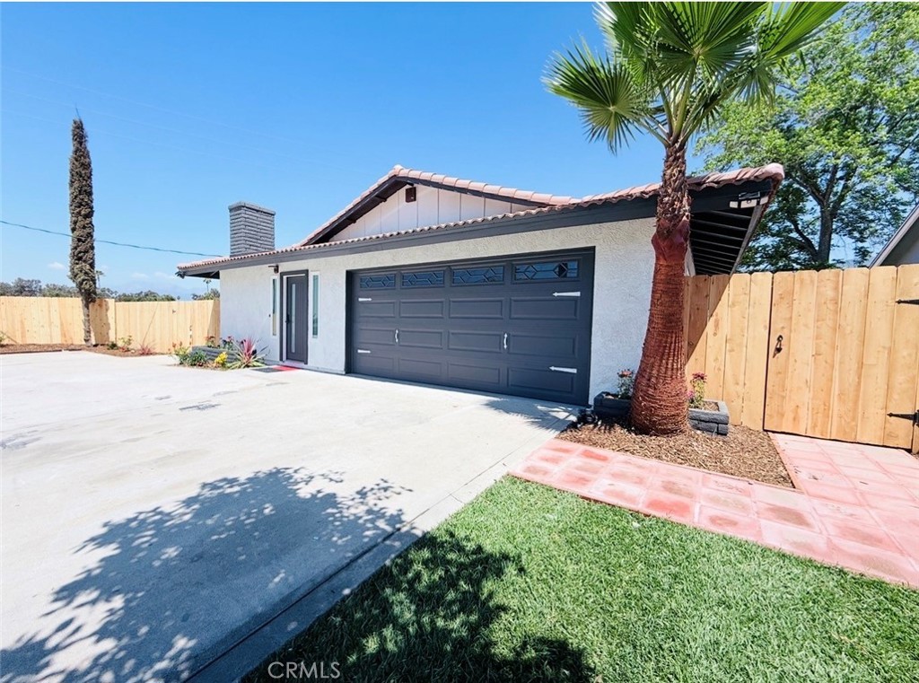 972 E LYNWOOD Drive, San Bernardino, CA 92404 — photo 1