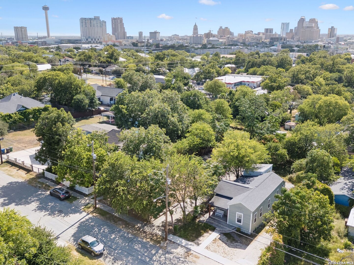 1121 N Olive Street, San Antonio, TX 78202 — photo 1