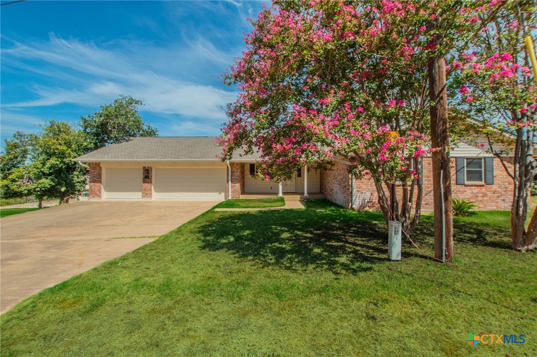 26 S Cliffwood Circle, Belton, TX 76513 — photo 1