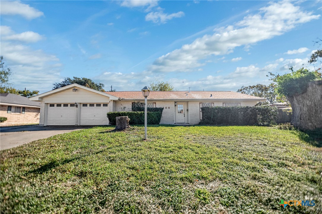1106 Brookhollow Drive, Port Lavaca, TX 77979 — photo 1