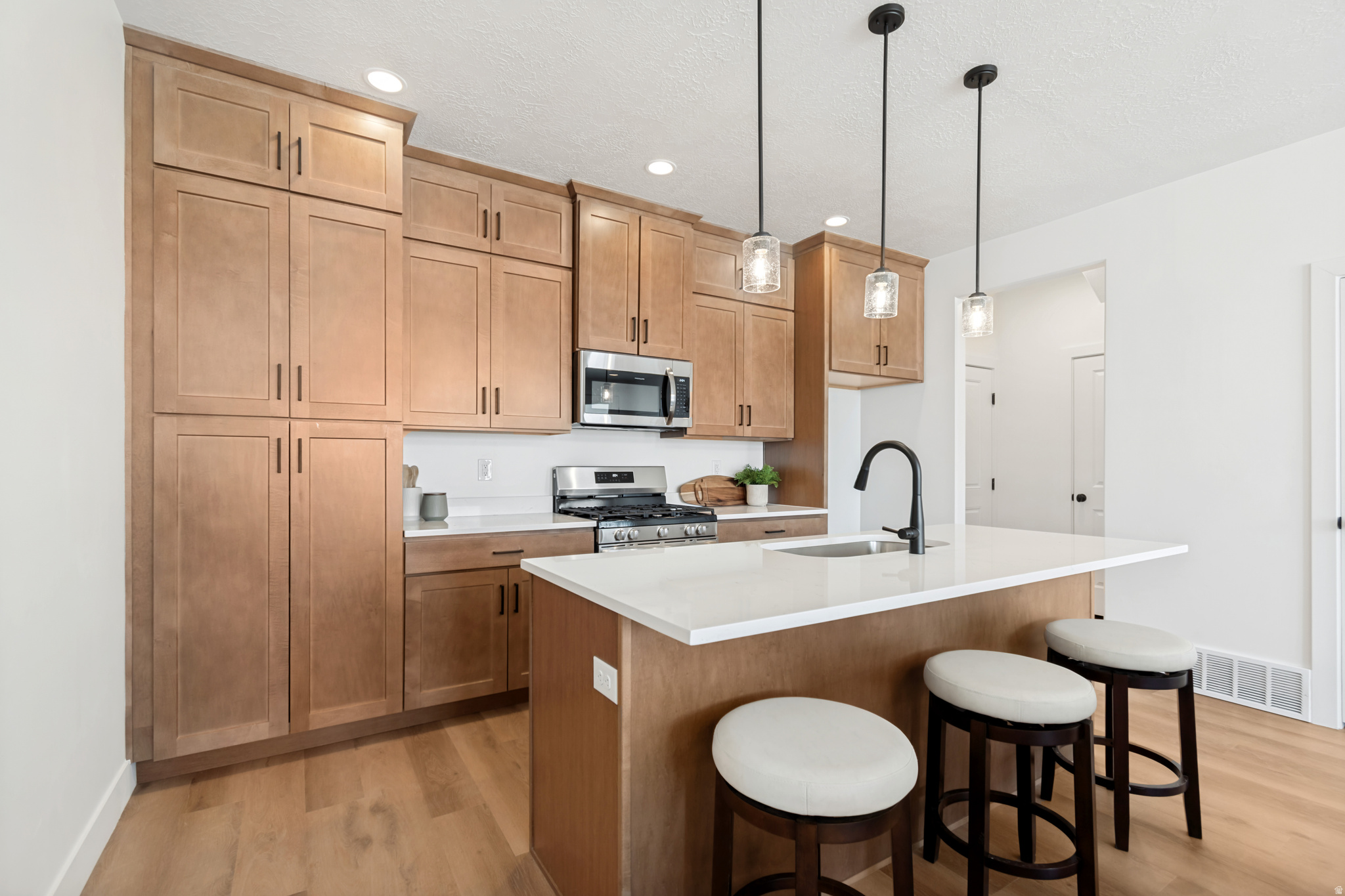 6897 W GRAVEL CROSS WAY #289, West Jordan, UT 84081 — photo 1