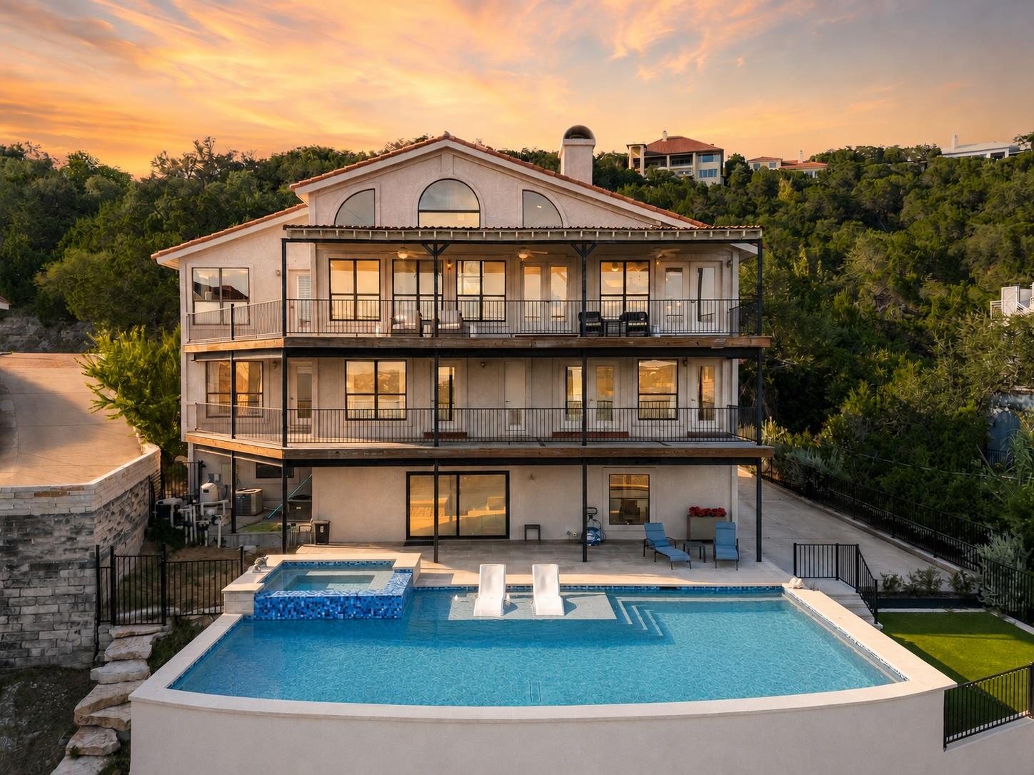13805  Skyline Dr, Austin, TX 78732 — photo 1