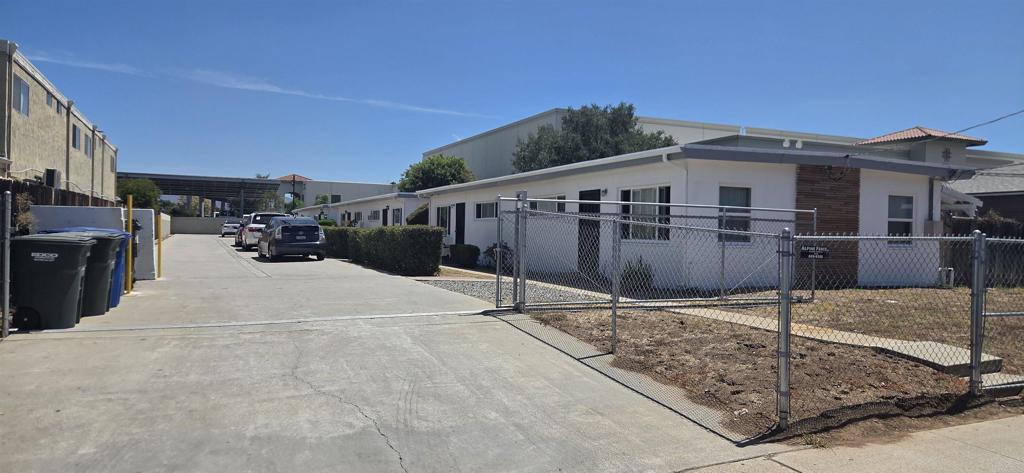 321 331 Roanoke Road, El Cajon, CA 92020 — photo 1