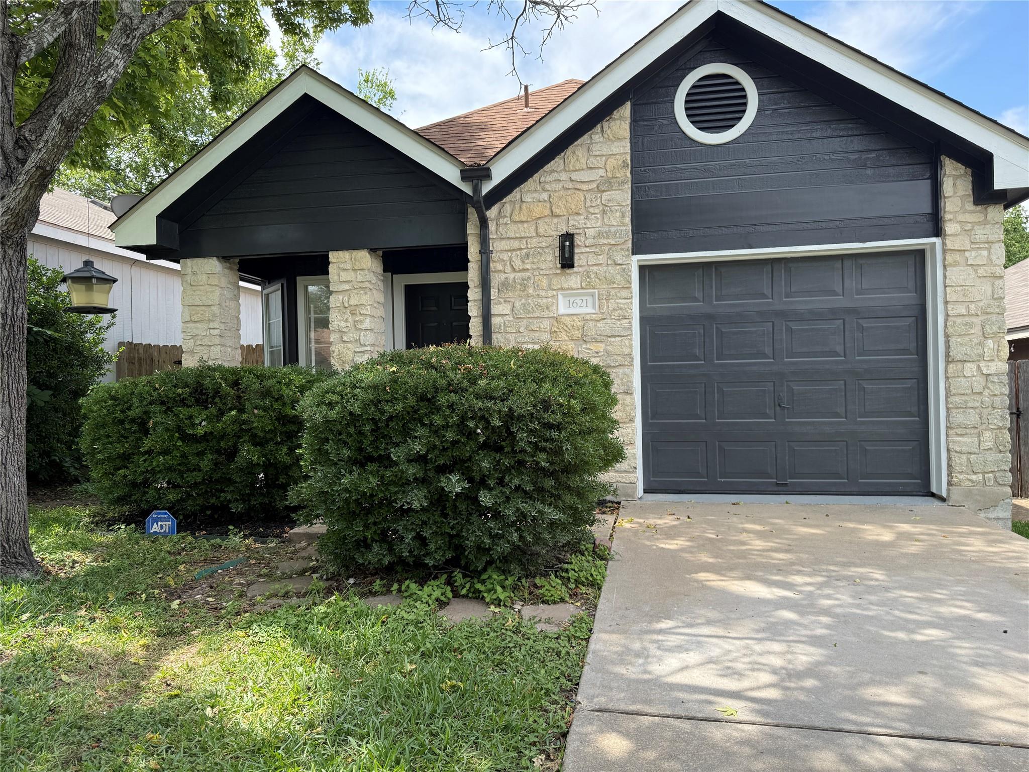 1621 Parkfield Cir, Round Rock, TX 78664 — photo 1