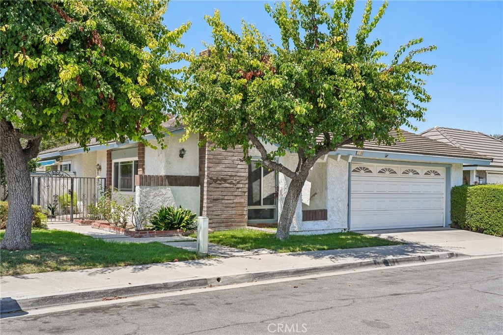 19 Woodrush, Irvine, CA 92604 — photo 1