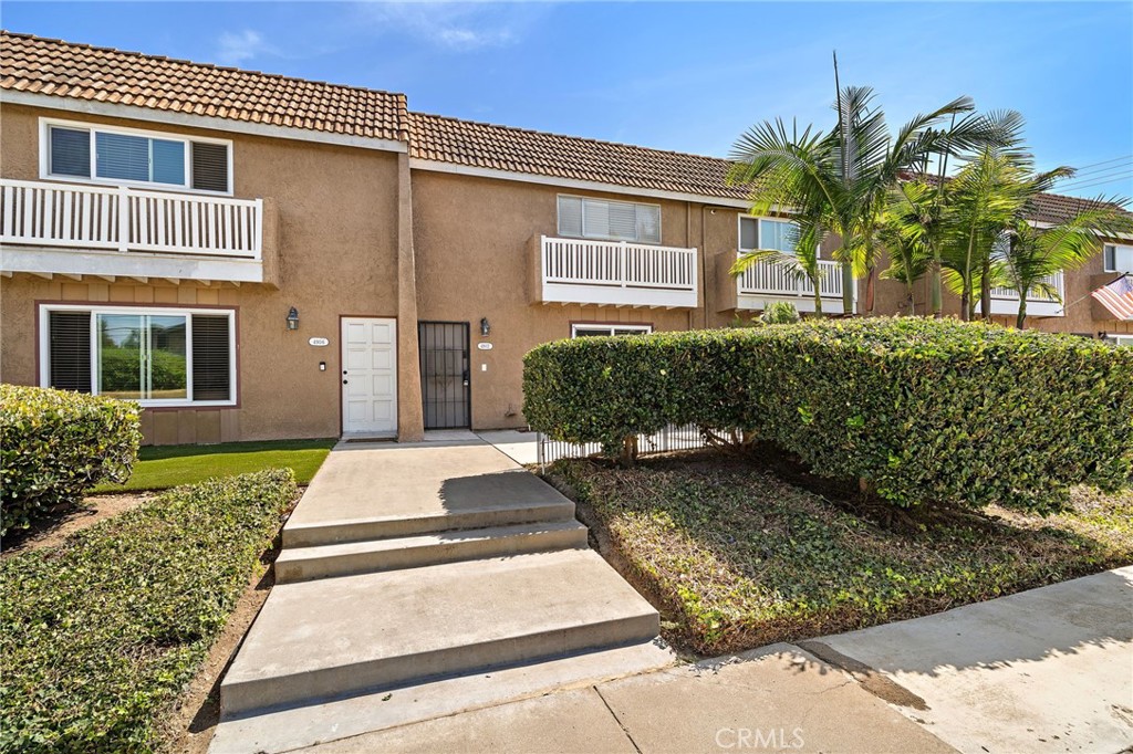 4902 Pearce, Huntington Beach, CA 92649 — photo 1