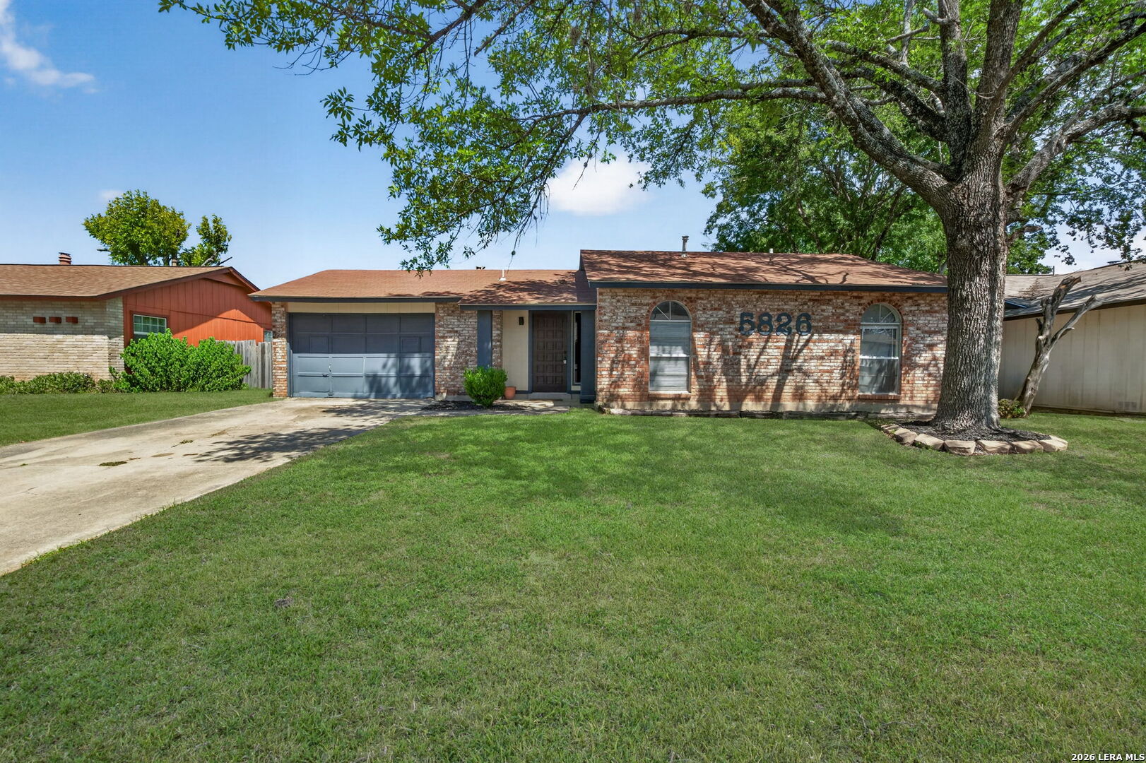 5826 CLIFF WALK DR, San Antonio, TX 78250 — photo 1